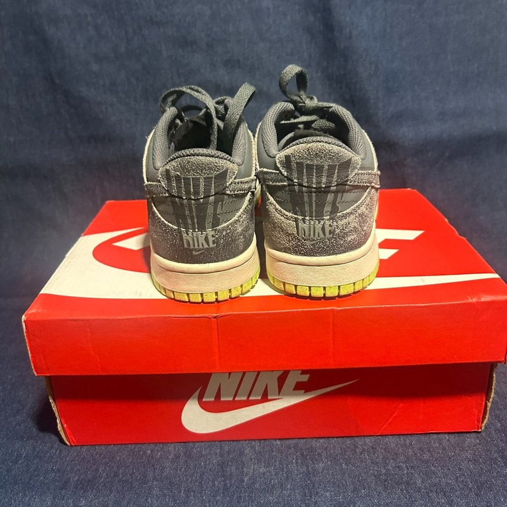dunk low Halloween Cauldron